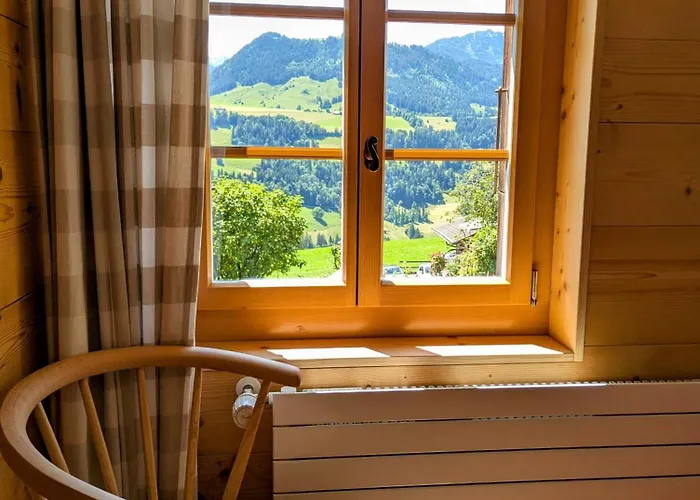 Swiss Mountain-valley View * Erlenbach im Simmental