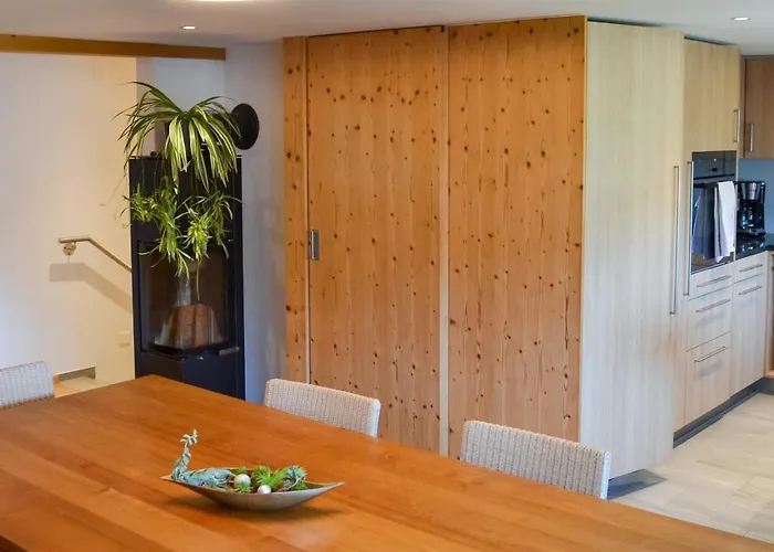 Swiss Mountain-valley View Vakantiehuis *